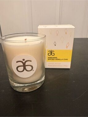 Arbonne Glass Round Candle Spiced Vanilla Chai 6.2oz New In Box